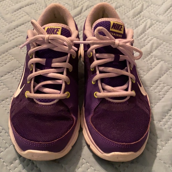 Women’s Nike shoes - Picture 2 of 6